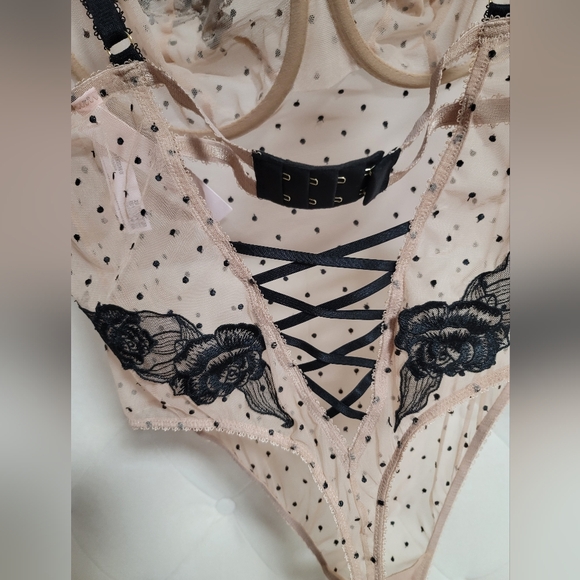 NWT Victoria's Secret -Sz L- Sexy Black Lace Polka Dot Bodysuit - Picture 9 of 12